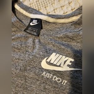 Ladies Nike long sleeved top sz XS space dye gray